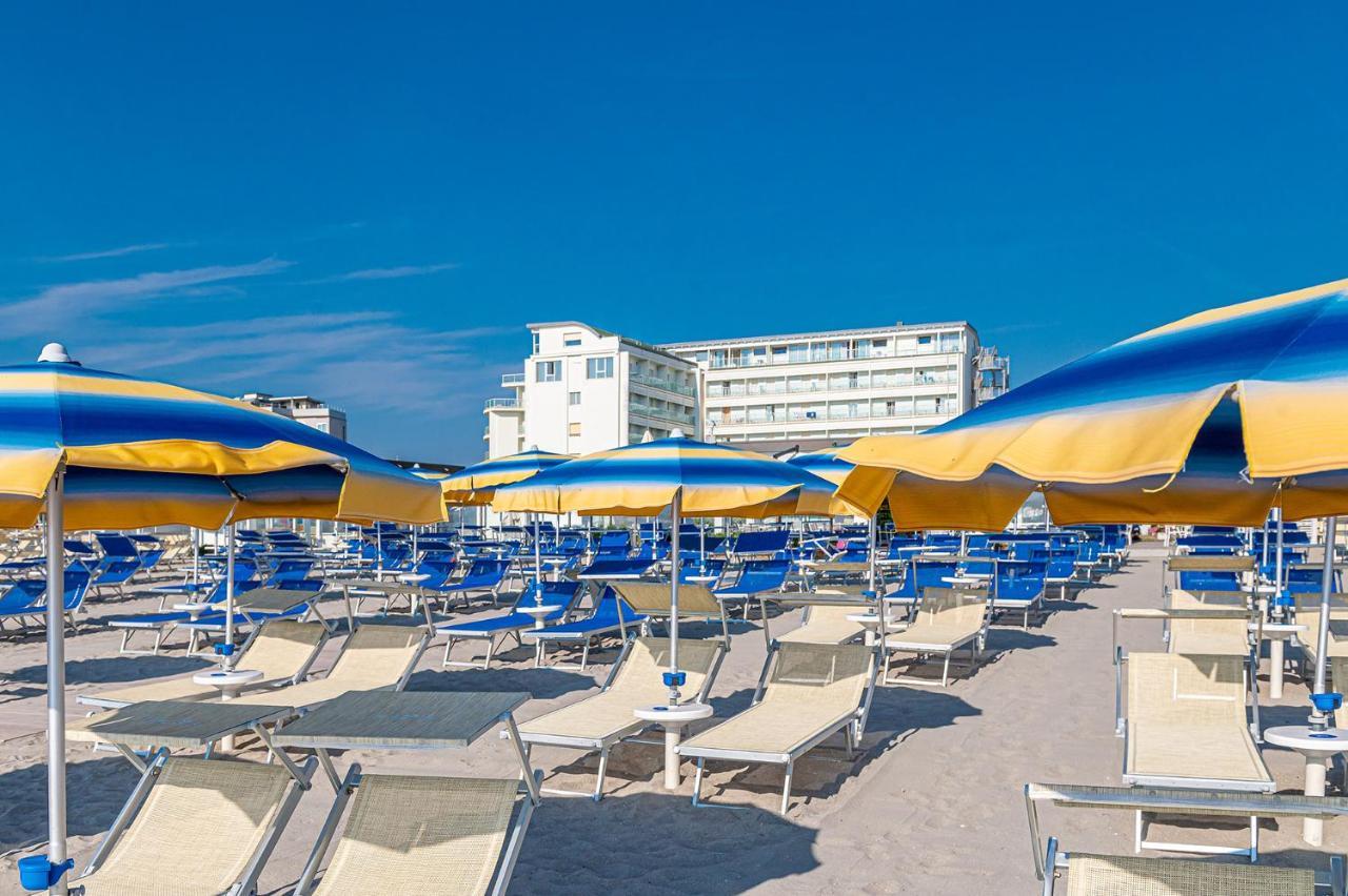 Double or Twin Room Balcony Beach Access