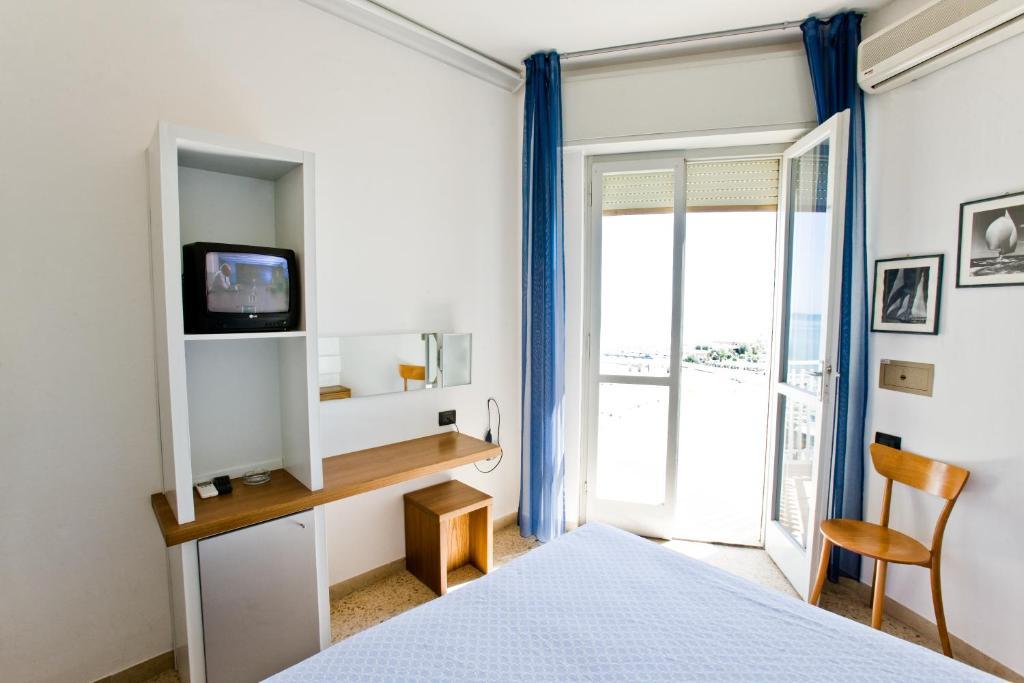 Double or Twin Room Sea View