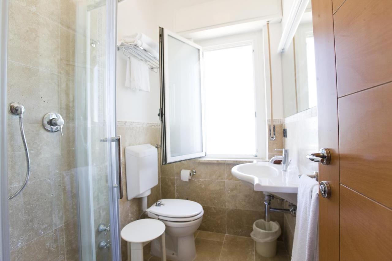 Double or Twin Room Sea View